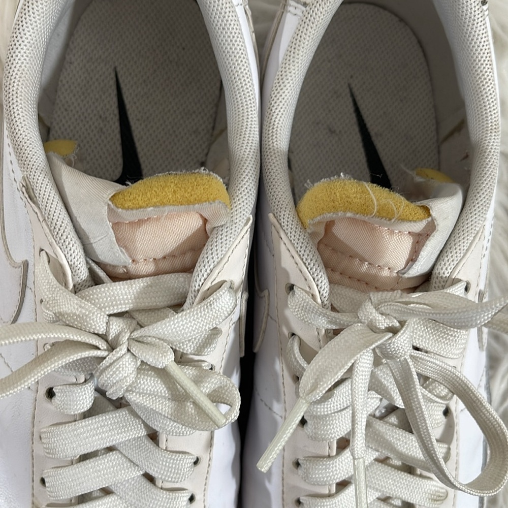 Nike Women's Blazer Low Platform Triple White Leather Sneaker Size 8 - Picture 5 of 12